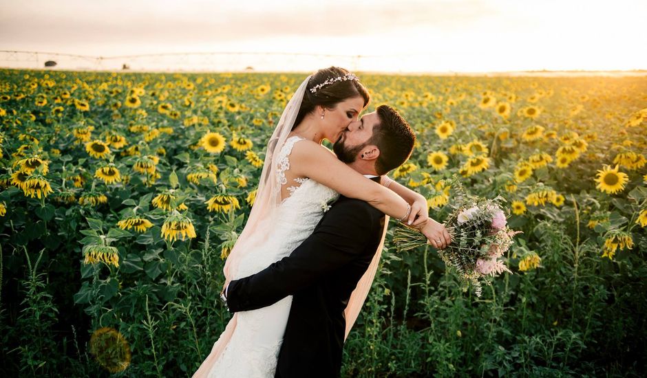 La boda de Fernando y Enma en Sevilla, Sevilla