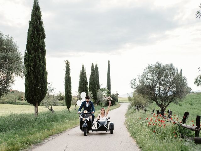 La boda de Ricardo y Marta en Torremocha Del Jarama, Madrid 75