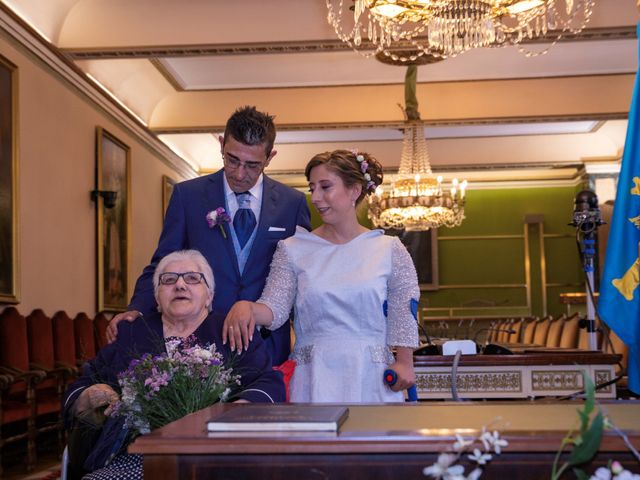 La boda de Xanu y Alegría en Oviedo, Asturias 9