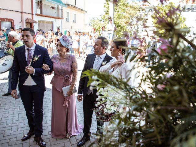 La boda de Samuel y Mayte en Mohedas De Granadilla, Cáceres 28