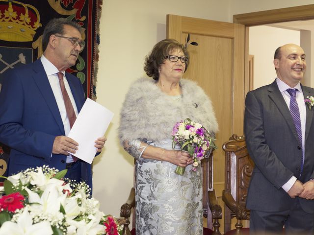 La boda de Roberto y Amparo en Cistierna, León 14