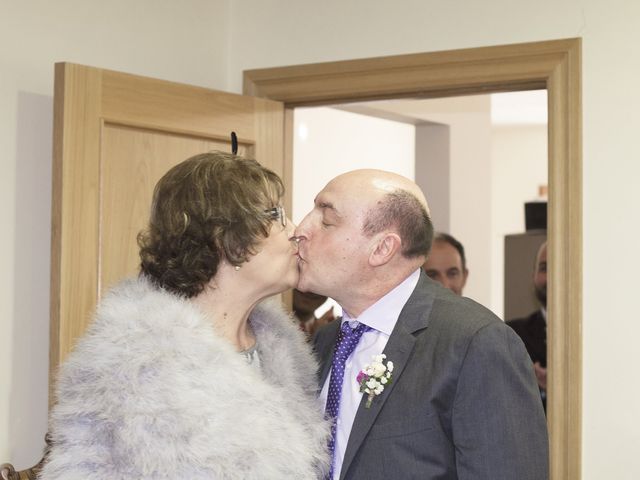 La boda de Roberto y Amparo en Cistierna, León 18