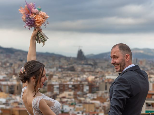 La boda de Vasile y Denisa en Barcelona, Barcelona 30