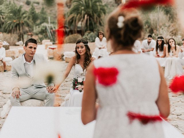 La boda de Santi y Evelyn en San Bartolome De Tirajana, Las Palmas 23