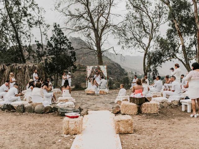 La boda de Santi y Evelyn en San Bartolome De Tirajana, Las Palmas 30