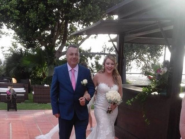 La boda de Jose Antonio y Samantha en Alhaurin El Grande, Málaga 18
