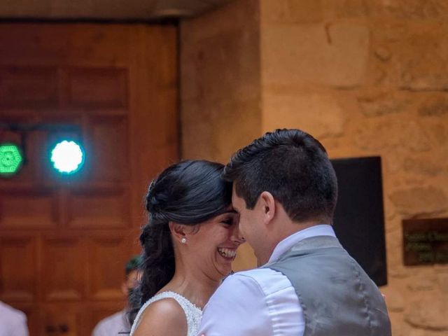 La boda de Víctor y Esther en Trujillo, Cáceres 1