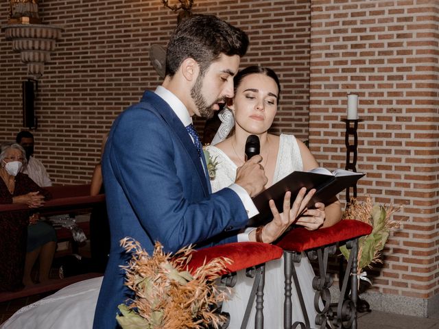 La boda de Pedro y Anna en Villanueva De Perales, Madrid 126