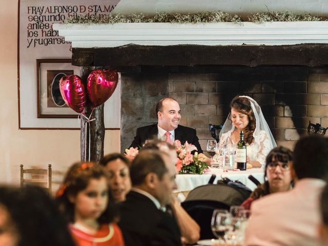 La boda de Ruben y Cindy en Torrecaballeros, Segovia 35