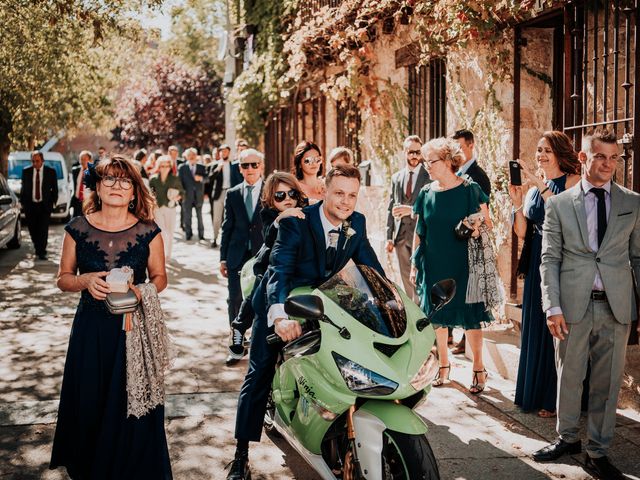 La boda de Guillermo y Rocío en Miraflores De La Sierra, Madrid 51