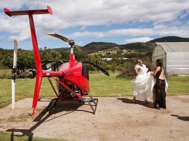 La boda de Jon y Enara en Durango, Vizcaya 16