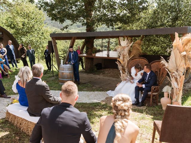 La boda de Jon y Enara en Durango, Vizcaya 28