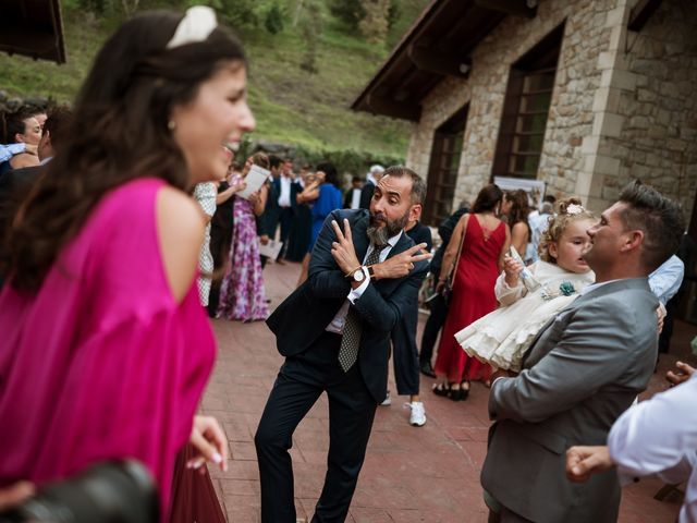 La boda de Jon y Enara en Durango, Vizcaya 81