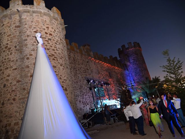 La boda de Alejandro y Esmeralda en Cáceres, Cáceres 12