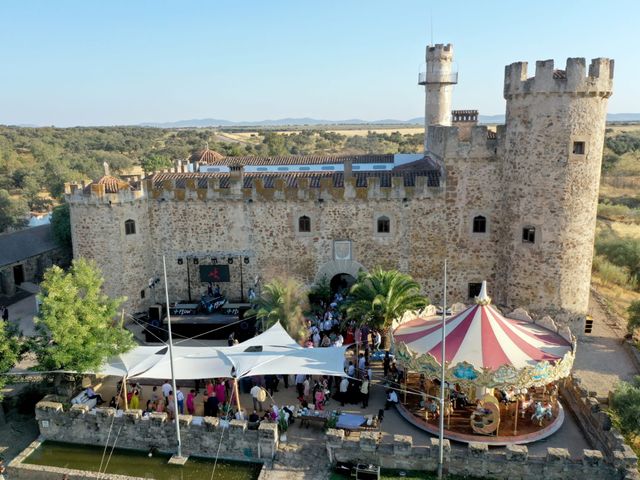 La boda de Alejandro y Esmeralda en Cáceres, Cáceres 13