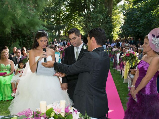 La boda de Juan y Elisabeht en Villanubla, Valladolid 35