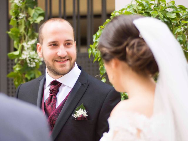 La boda de David y Esther en Castelló/castellón De La Plana, Castellón 27