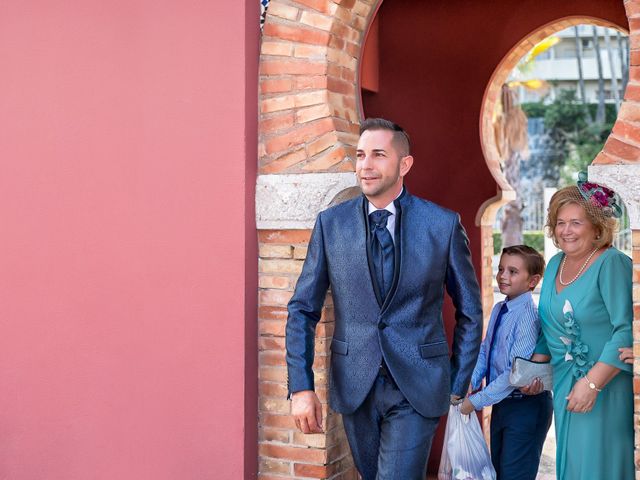 La boda de Juan Manuel y Davinia en Torremolinos, Málaga 9