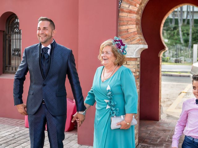 La boda de Juan Manuel y Davinia en Torremolinos, Málaga 10