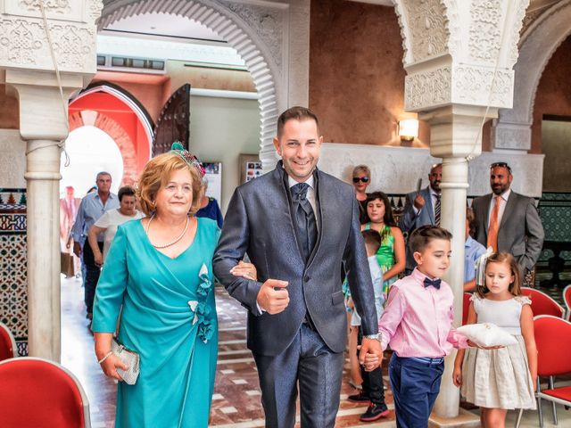 La boda de Juan Manuel y Davinia en Torremolinos, Málaga 14