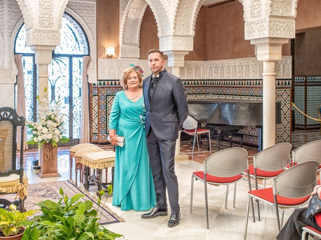 La boda de Juan Manuel y Davinia en Torremolinos, Málaga 15