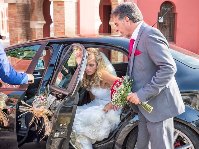 La boda de Juan Manuel y Davinia en Torremolinos, Málaga 16