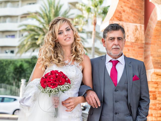 La boda de Juan Manuel y Davinia en Torremolinos, Málaga 18