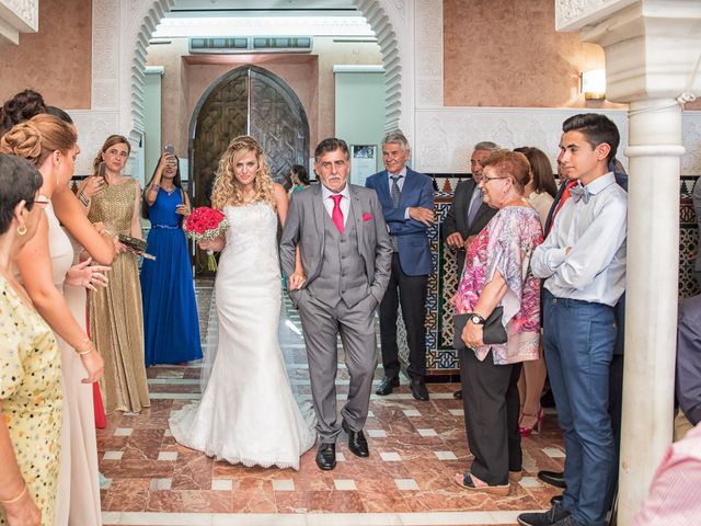 La boda de Juan Manuel y Davinia en Torremolinos, Málaga 22
