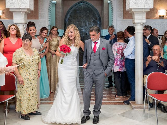 La boda de Juan Manuel y Davinia en Torremolinos, Málaga 24