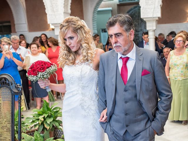 La boda de Juan Manuel y Davinia en Torremolinos, Málaga 26