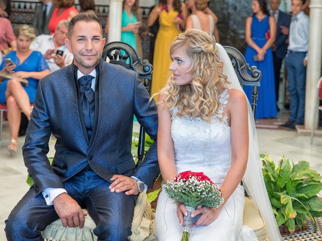 La boda de Juan Manuel y Davinia en Torremolinos, Málaga 30