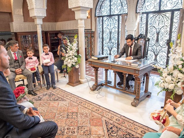 La boda de Juan Manuel y Davinia en Torremolinos, Málaga 34