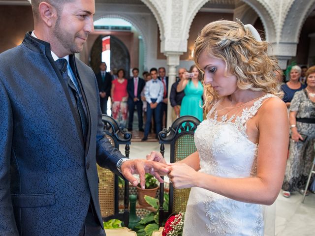 La boda de Juan Manuel y Davinia en Torremolinos, Málaga 51