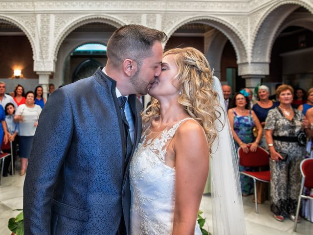 La boda de Juan Manuel y Davinia en Torremolinos, Málaga 53