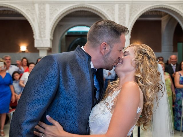 La boda de Juan Manuel y Davinia en Torremolinos, Málaga 54
