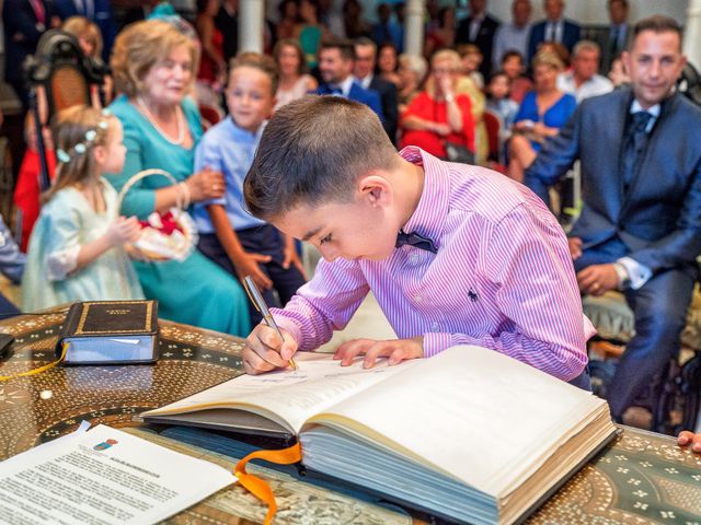 La boda de Juan Manuel y Davinia en Torremolinos, Málaga 61