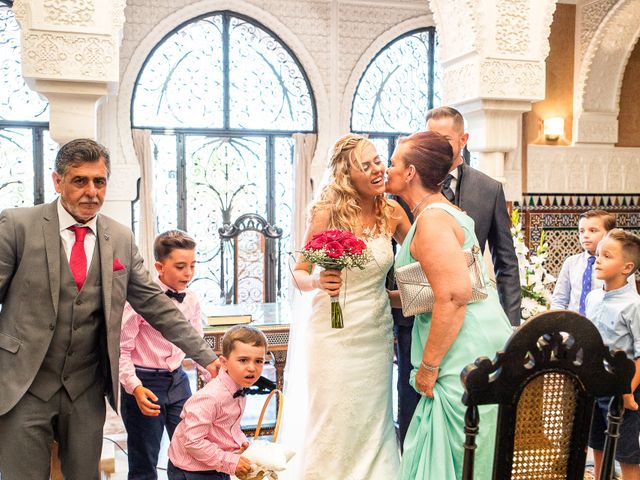 La boda de Juan Manuel y Davinia en Torremolinos, Málaga 71