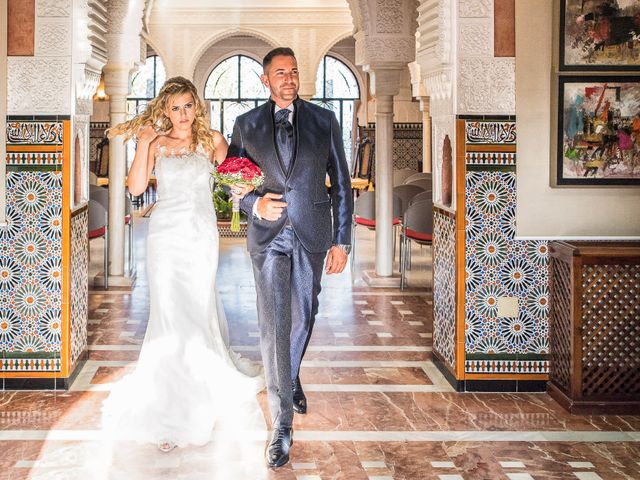 La boda de Juan Manuel y Davinia en Torremolinos, Málaga 77