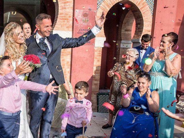 La boda de Juan Manuel y Davinia en Torremolinos, Málaga 86