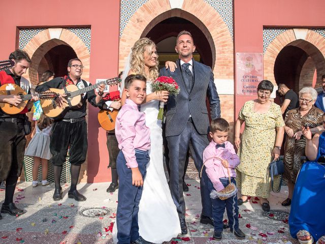 La boda de Juan Manuel y Davinia en Torremolinos, Málaga 87