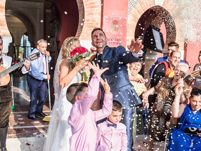 La boda de Juan Manuel y Davinia en Torremolinos, Málaga 91
