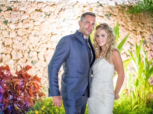 La boda de Juan Manuel y Davinia en Torremolinos, Málaga 96