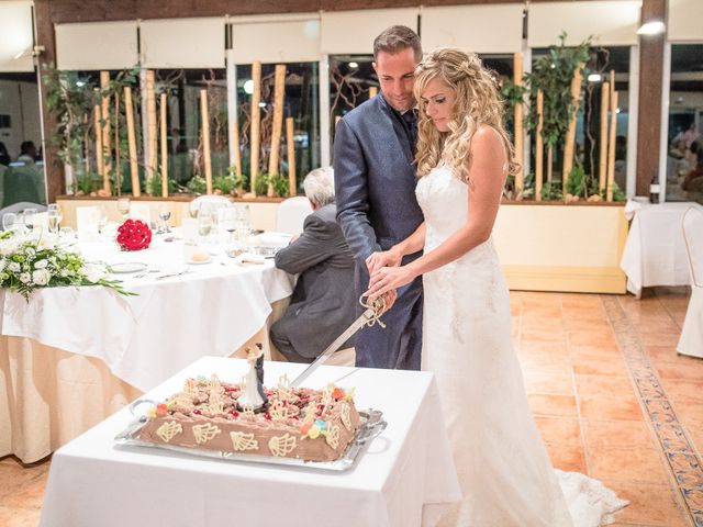 La boda de Juan Manuel y Davinia en Torremolinos, Málaga 98