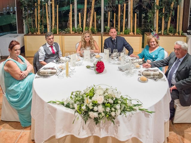 La boda de Juan Manuel y Davinia en Torremolinos, Málaga 100
