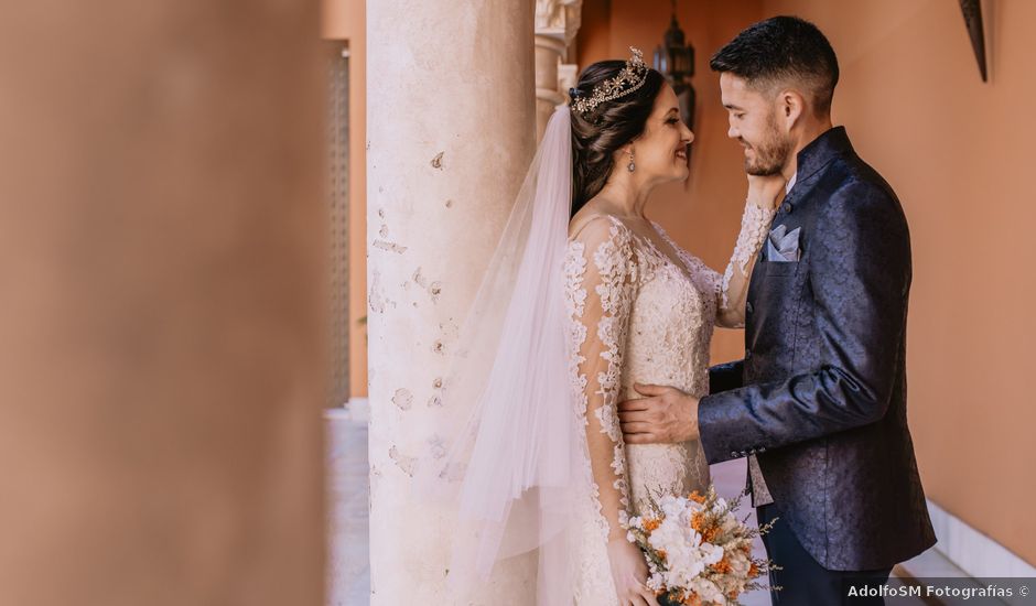 La boda de Alejandro y Lorena en Sevilla, Sevilla