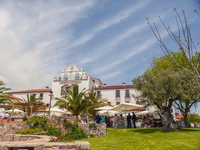 La boda de Jose Andrés y Almudena en Puebla De Sancho Perez, Badajoz 30