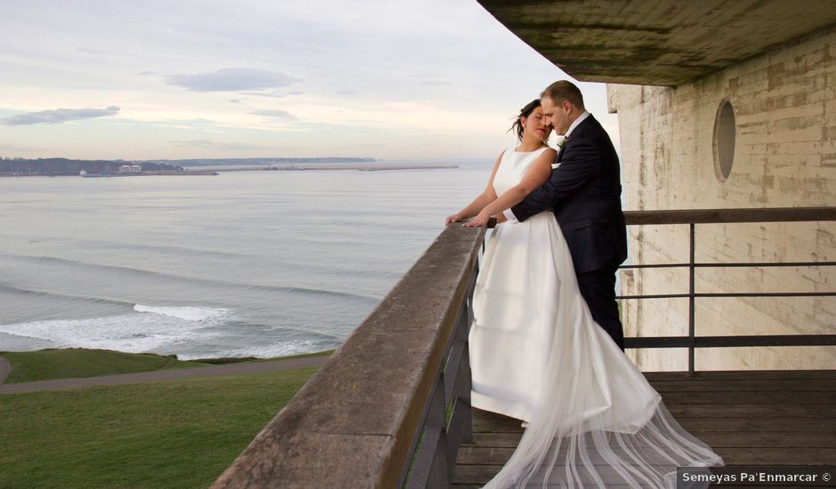 La boda de Alberto y María en Cabueñes, Asturias