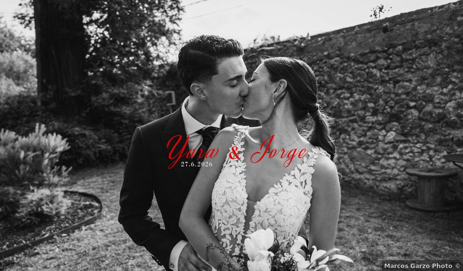 La boda de Jorge y Yara en Oviedo, Asturias