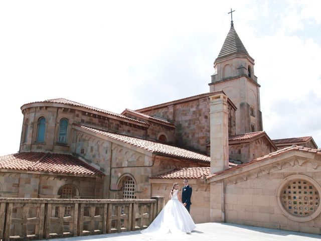 La boda de Carlos y Jenny en Gijón, Asturias 2