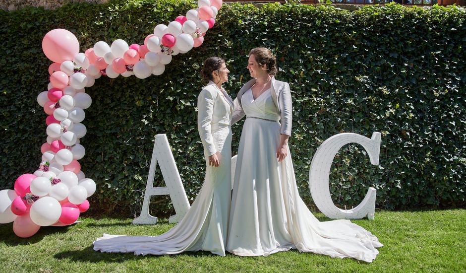 La boda de Cristina y Ariadna en La Pobla De Claramunt, Barcelona